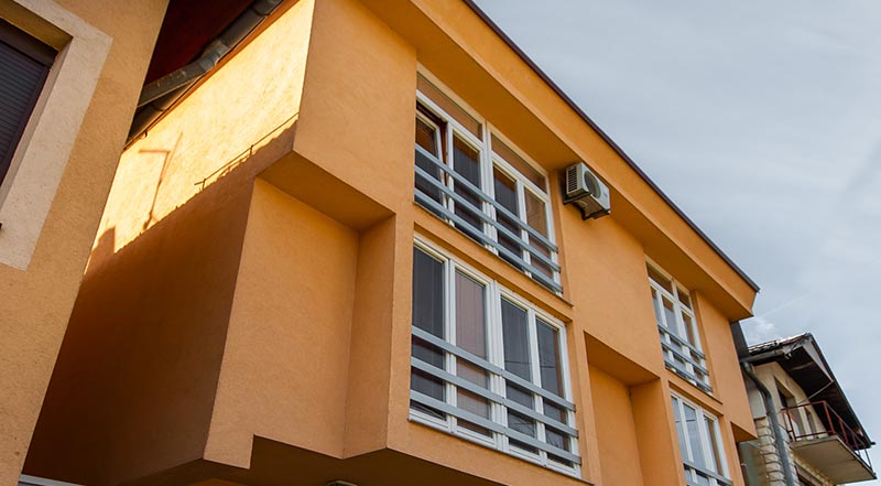 Aparmani Kira, pogled sa donje strane